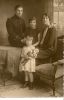Abraham en Gré met Els en Noor, 1927